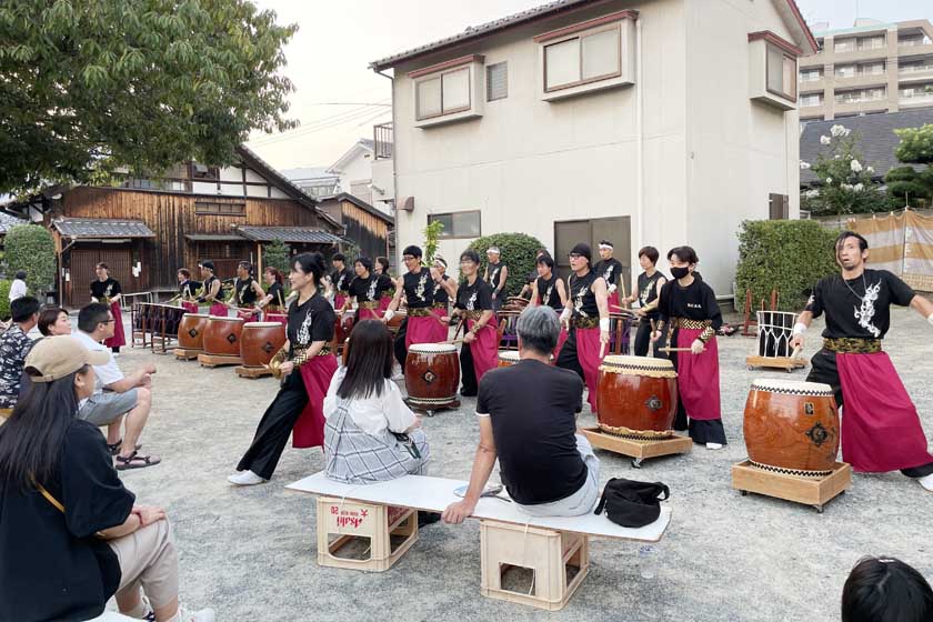 八兵衛地蔵尊消防祭りで行われた当仁太鼓による和太鼓演奏です