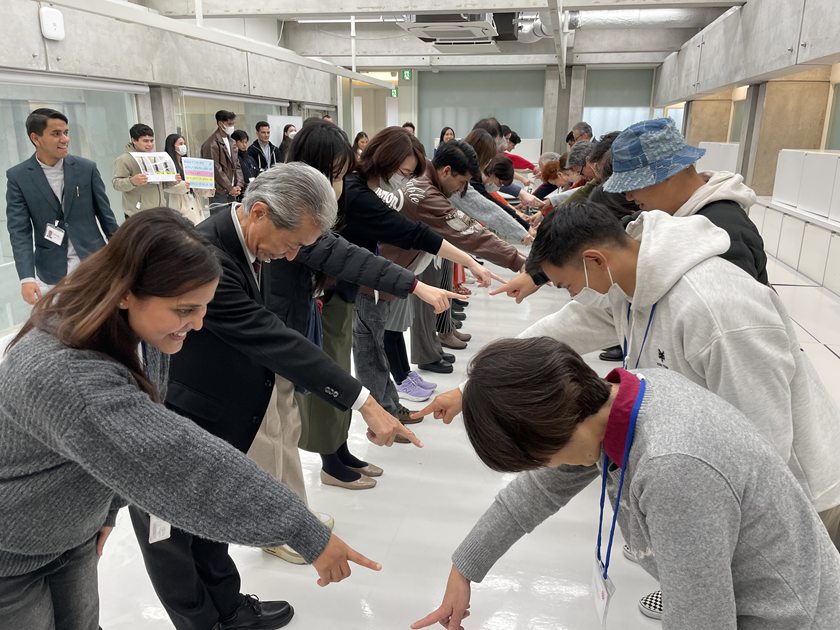 当仁校区地域住民と外国人交流事業 基本動作体験